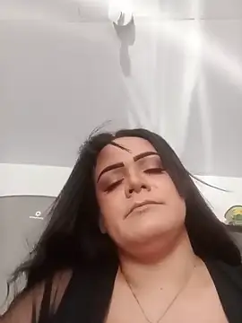 Snapshot of Lucianna23 chatting on June 15, 2026, 2:50 pm Lucianna23 online show from June 15, 2026, 2:50 pm