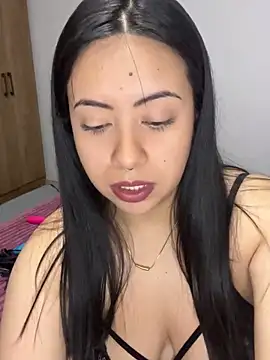 IvyVelvet  online show from June 18, 2026, 1:05 pm