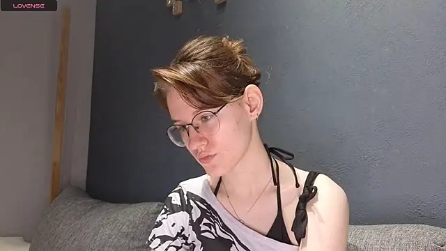 Snapshot of PliantMissus chatting on August 4, 2026, 6:45 pm PliantMissus online show from August 4, 2026, 6:45 pm
