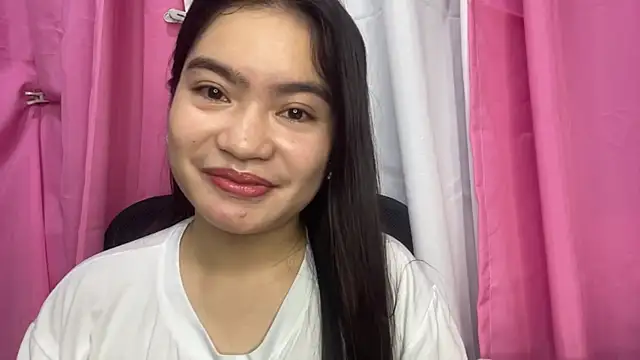 LouveniaDebeer online show from June 16, 2026, 1:22 pm