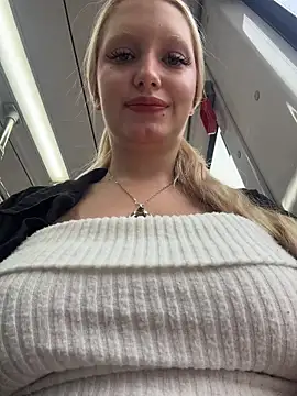 Elfi InPublic online show from July 5, 2026, 4:30 am