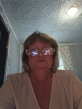 MilashkaCutie50 online show from July 3, 2026, 3:35 am