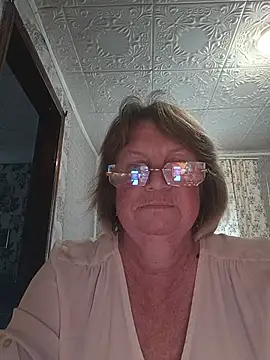 MilashkaCutie50 online show from July 10, 2026, 3:50 am
