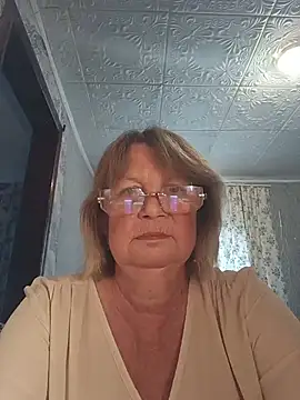 MilashkaCutie50 online show from July 17, 2026, 3:37 am