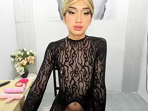Athenacumlovers online show from June 14, 2026, 5:08 am