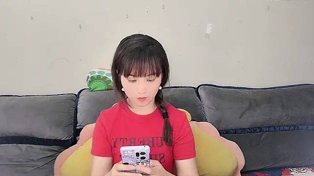 Snapshot of Yesqiko chatting on June 15, 2026, 7:41 am Yesqiko online show from June 15, 2026, 7:41 am