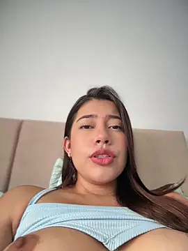 Snapshot of Saracalderon chatting on August 4, 2026, 12:42 pm Saracalderon online show from August 4, 2026, 12:42 pm