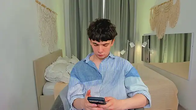 Snapshot of Ethan_Crowe chatting on July 31, 2026, 10:58 am Ethan Crowe online show from July 31, 2026, 10:58 am