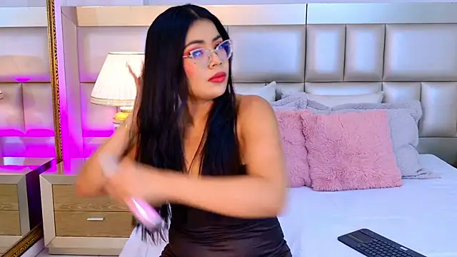 Snapshot of AliceLavenders chatting on July 28, 2026, 2:57 pm AliceLavenders online show from July 28, 2026, 2:57 pm