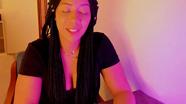 NicolePasqualott online show from October 22, 2025, 7:35 pm