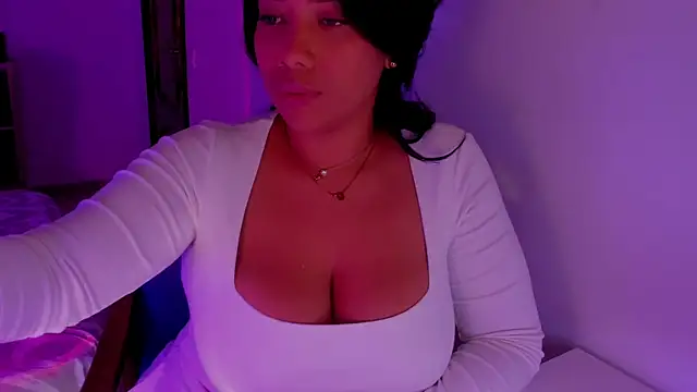 NicolePasqualott online show from February 1, 2026, 10:08 pm