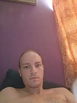 Snapshot of Damianek32 chatting on July 18, 2026, 2:47 pm Damianek32 online show from July 18, 2026, 2:47 pm