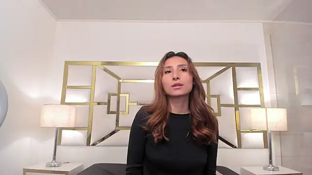 Snapshot of VivieneLuxe chatting on July 29, 2026, 7:40 am VivieneLuxe online show from July 29, 2026, 7:40 am