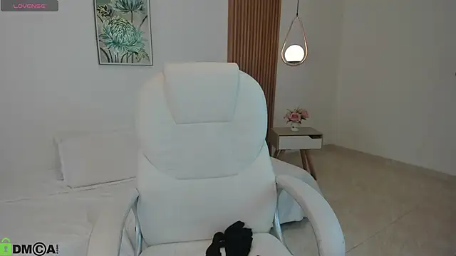 Snapshot of Megan_pearl chatting on June 16, 2026, 2:39 pm Megan pearl online show from June 16, 2026, 2:39 pm