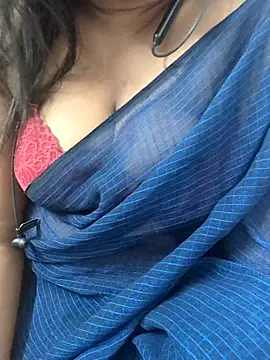 Snapshot of Mallu-Aleena chatting on August 4, 2026, 12:37 am Mallu-Aleena online show from August 4, 2026, 12:37 am