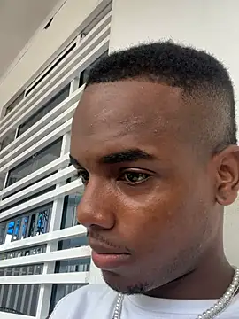Snapshot of dereck_jay- chatting on June 25, 2026, 2:44 pm dereck jay- online show from June 25, 2026, 2:44 pm
