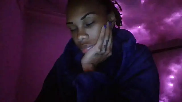 Opal Rainbow online show from November 19, 2025, 4:01 am