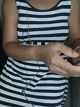 Snapshot of Tannu_hotyy chatting on June 24, 2026, 4:11 am Tannu hotyy online show from June 24, 2026, 4:11 am