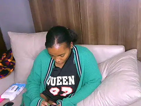 Snapshot of Bustycece chatting on August 4, 2026, 1:04 pm Bustycece online show from August 4, 2026, 1:04 pm