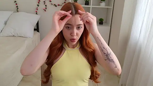 Snapshot of Mirabella_Flower chatting on June 24, 2026, 5:17 am Mirabella Flower online show from June 24, 2026, 5:17 am