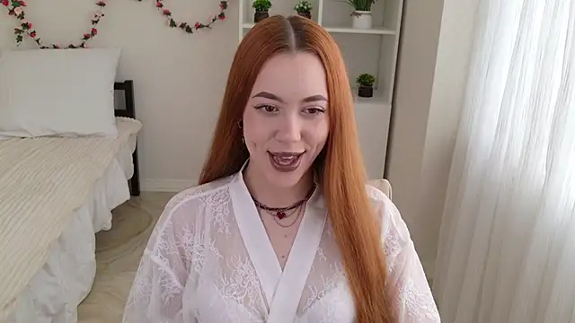 Snapshot of Mirabella_Flower chatting on July 5, 2026, 5:03 am Mirabella Flower online show from July 5, 2026, 5:03 am