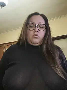 solcurvytriplxx online show from July 22, 2026, 8:44 pm