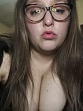 solcurvytriplxx online show from July 21, 2026, 1:19 am