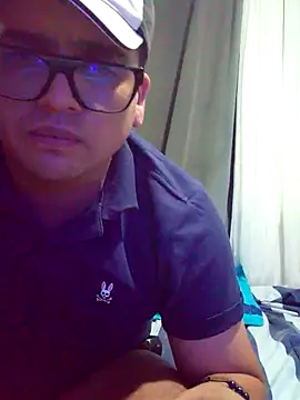 Alesandro0995 online show from June 16, 2026, 9:20 am