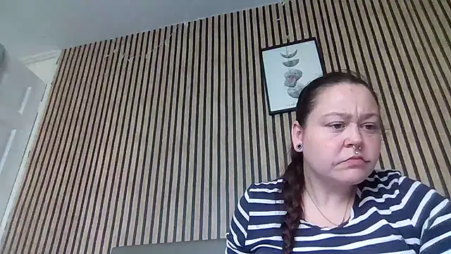 MysteriousAlaya online show from August 4, 2026, 2:21 pm