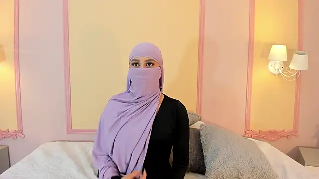 Snapshot of daniah__ chatting on June 18, 2026, 12:32 pm daniah online show from June 18, 2026, 12:32 pm