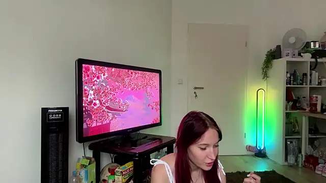 Snapshot of YumiMoon chatting on June 16, 2026, 6:30 pm YumiMoon online show from June 16, 2026, 6:30 pm
