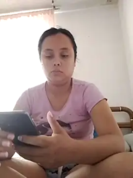 Laura 99 online show from June 24, 2026, 10:40 pm