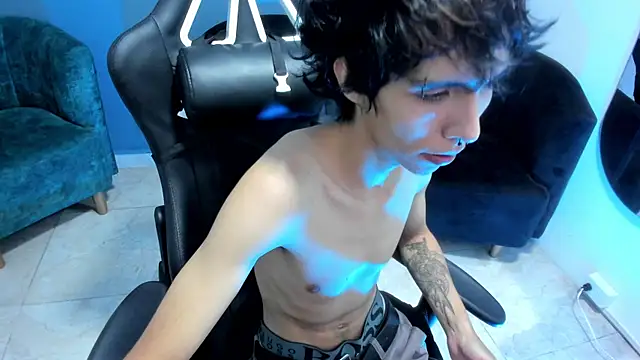 justin twink20 online show from July 2, 2026, 12:44 pm