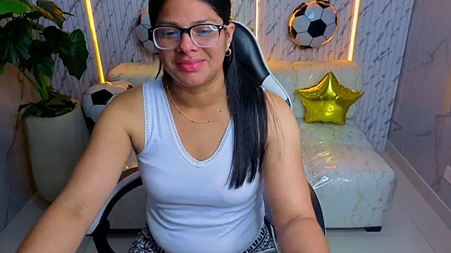 Snapshot of sarah_bay_tx chatting on June 19, 2026, 9:20 pm sarah bay tx online show from June 19, 2026, 9:20 pm