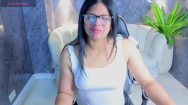 Snapshot of sarah_bay_tx chatting on July 21, 2026, 7:59 pm sarah bay tx online show from July 21, 2026, 7:59 pm