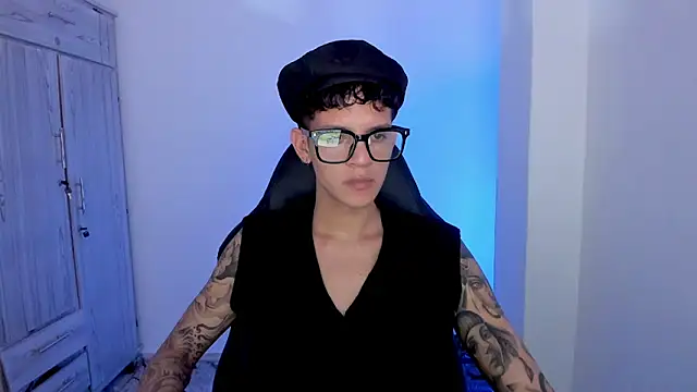 tylerrnova online show from July 4, 2026, 3:46 am
