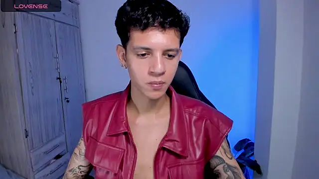 tylerrnova online show from June 18, 2026, 4:22 am