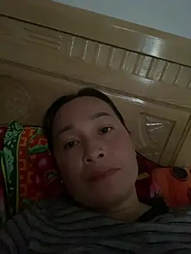 Snapshot of Loly_hana chatting on August 4, 2026, 12:37 am Loly hana online show from August 4, 2026, 12:37 am