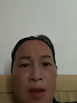 Snapshot of Loly_hana chatting on August 4, 2026, 11:53 pm Loly hana online show from August 4, 2026, 11:53 pm