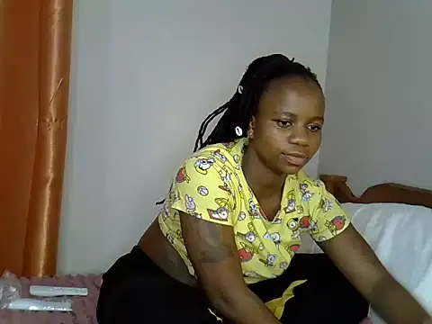 Snapshot of Curvydollyy chatting on June 17, 2026, 7:13 pm Curvydollyy online show from June 17, 2026, 7:13 pm