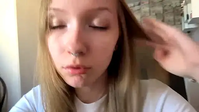 BivalentFalloff online show from July 5, 2026, 5:03 am