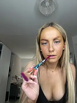 sophiemae online show from July 4, 2026, 4:11 pm