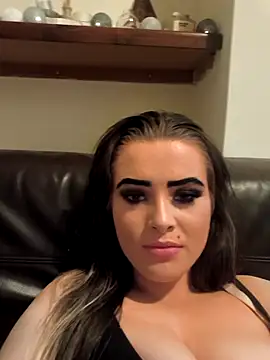 CherryBloomXX online show from June 17, 2026, 10:52 pm