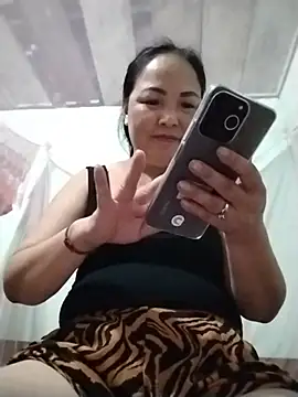 Snapshot of Naaya8109 chatting on June 27, 2026, 12:00 pm Naaya8109 online show from June 27, 2026, 12:00 pm