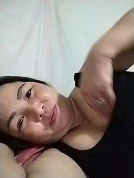 Snapshot of Naaya8109 chatting on July 10, 2026, 2:06 pm Naaya8109 online show from July 10, 2026, 2:06 pm