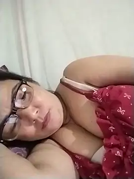 Snapshot of Naaya8109 chatting on July 8, 2026, 9:21 am Naaya8109 online show from July 8, 2026, 9:21 am