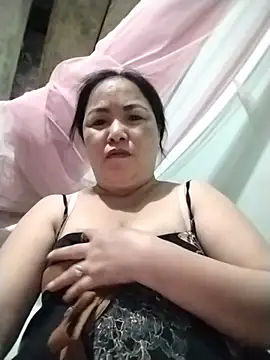 Snapshot of Naaya8109 chatting on July 15, 2026, 10:44 am Naaya8109 online show from July 15, 2026, 10:44 am
