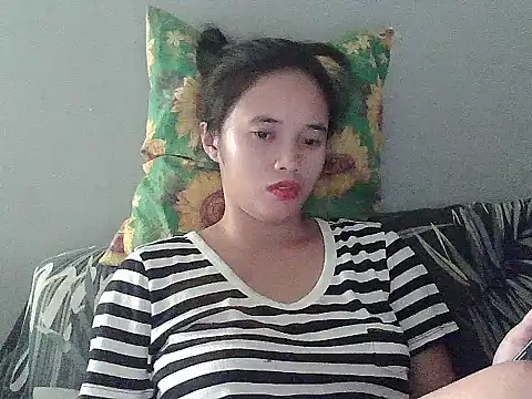 Snapshot of sophie_193 chatting on August 7, 2026, 4:18 am sophie 193 online show from August 7, 2026, 4:18 am