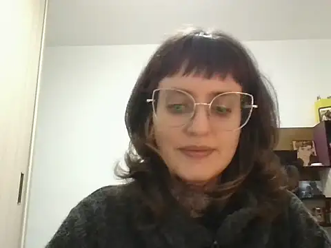 Snapshot of cathyfire chatting on June 18, 2026, 6:34 am cathyfire online show from June 18, 2026, 6:34 am