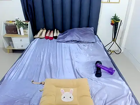 Hannah Louissexxx online show from July 23, 2026, 10:49 pm
